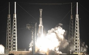 Tàu vũ trụ của Boeing trở về Trái Đất sau khi rút ngắn hành trình