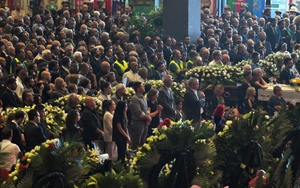 Vụ sập cầu cạn tại Italy: Công ty Autostrade per l'Italia chi 500 triệu euro hỗ trợ thành phố Genoa