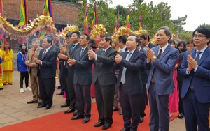 Khai bút đầu Xuân Kỷ Hợi tại Đền thờ Quốc sư Chu Văn An