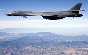 Nóng: Oanh tạc cơ Mỹ quần thảo bầu trời Bán đảo Triều Tiên sau vụ thử tên lửa Hwasong-14