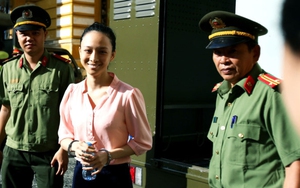 VIDEO vụ Nga - Mỹ: Giây phút tòa án công bố quyết định tại ngoại cho Phương Nga, Thùy Dung