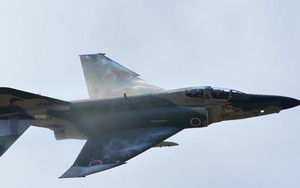 Máy bay chiến đấu của Nhật Bản bốc cháy, 4 thành viên phi hành đoàn mất tích