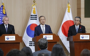 Hàn Quốc, Mỹ, Nhật Bản nhất trí tìm mọi phương án ngoại giao với Triều Tiên