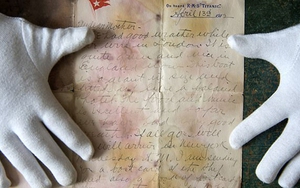 Bức thư của nạn nhân tàu Titanic được bán với giá kỷ lục