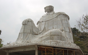 Sẽ tháo dỡ tượng Bà Chúa Xứ xây dựng trái phép trên Núi Sam, An Giang