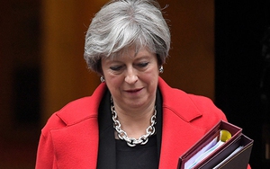 Bắt hai kẻ âm mưu đánh bom dinh Thủ tướng, định mưu sát bà Theresa May bằng dao