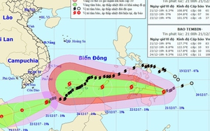 Bão số 16 đã áp sát bờ biển Việt Nam và tiếp tục mạnh lên