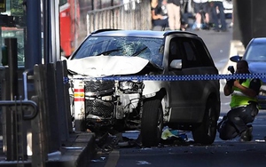 VIDEO: Thời khắc kinh hoàng vụ lao xe vào người đi bộ ở Australia