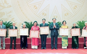 Đề nghị sửa quy định xét tặng Giải thưởng về văn học, nghệ thuật