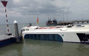 Chìm tàu cao tốc ở Cần Giờ, 42 người thoát chết