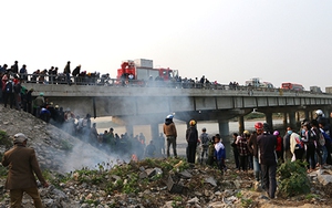 Cứu 3 mẹ con đuối nước khi thả cá chép, nam sinh viên bị cuốn trôi