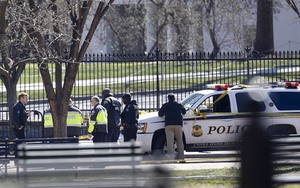 VIDEO: Một người đàn ông tự sát bên ngoài Nhà Trắng