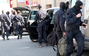 Vụ bắt cóc con tin tại Pháp: Phát hiện tài liệu liên quan IS tại nhà thủ phạm