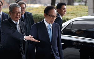 Cựu Tổng thống Hàn Quốc Lee Myung-bak thừa nhận đã nhận 100.000 USD từ cơ quan tình báo