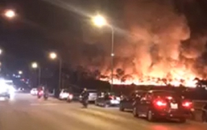 Cháy lớn tại xưởng chứa phế liệu của một doanh nghiệp ở Hải Dương