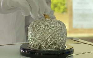 VIDEO: Chiêm ngưỡng viên socola đắt nhất thế giới