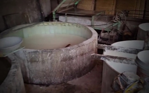 VIDEO: 'Đột nhập' cơ sở sản xuất miến dong bẩn ở Hà Nội