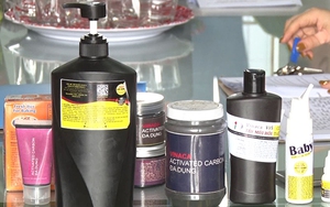 VIDEO: 'Đột nhập' cơ sở sản xuất thuốc ung thư từ than tre