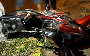 Xe máy chở 4 đâm trực diện ôtô, 4 người tử vong