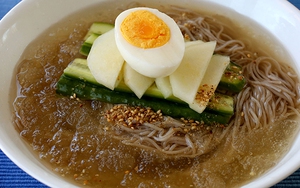 Giống 'bún chả Obama', món mỳ lạnh Triều Tiên cũng gây sốt sau Hội nghị thượng đỉnh liên Triều