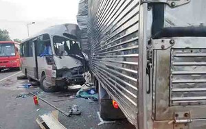 Xe khách lấn trái đường đâm trực diện xe tải, 18 người bị thương