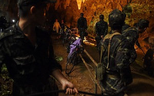 Thái Lan: Nhóm cứu hộ chỉ còn cách đội bóng mắc kẹt trong hang 2km