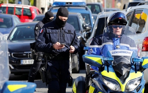 Vụ bắt cóc con tin tại Pháp: Một cảnh sát thiệt mạng - Tiếp tục bắt giữ nghi can