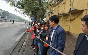 Cận cảnh người dân Hà Nội đón Chủ tịch Triều Tiên Kim Jong-un