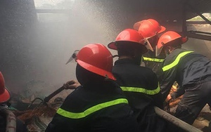 Thành phố Hồ Chí Minh: Cháy lớn tại kho dầu ở huyện Hóc Môn