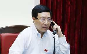Phó Thủ tướng, Bộ trưởng Ngoại giao Phạm Bình Minh điện đàm với Bộ trưởng Ngoại giao Singapore