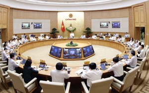 Thủ tướng Chính phủ Nguyễn Xuân Phúc: Dồn mọi nguồn lực và bằng mọi giải pháp xử lý triệt để 'ổ dịch'