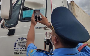 Xe vận tải 'luồng xanh' phải khai báo y tế hệ thống phần mềm quản lý công dân vùng dịch