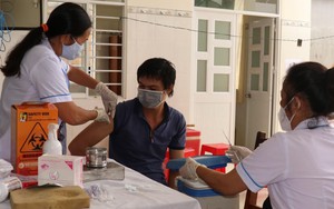 Dịch Covid-19 ngày 18/11: Số ca mắc tăng, TP.HCM khuyến cáo người dân không được chủ quan