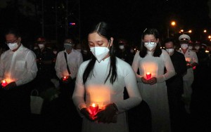 Xúc động lễ tưởng niệm nạn nhân Covid-19 tại tâm dịch TP.HCM