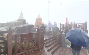 Đỉnh Fansipan đã xuất hiện tuyết rơi