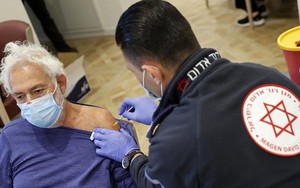 Sống chung an toàn với Covid-19: Mũi vaccine thứ 4 giúp giảm 78% nguy cơ tử vong