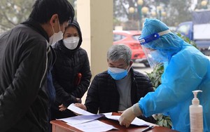 Hà Nội: Cần sớm khắc phục tình trạng xếp hàng xin xác nhận F0