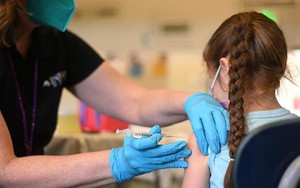 Trẻ dưới 5 tuổi nhiễm Omicron bị ít nghiêm trọng hơn nhiễm Delta