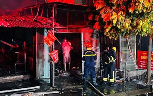 Nhanh chóng dập tắt đám cháy tại quận Hoàng Mai, Hà Nội