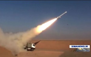 Iran tuyên bố không từ bỏ chương trình tên lửa, hạt nhân