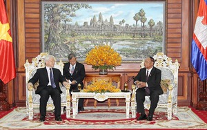 Tổng Bí thư, Chủ tịch nước Nguyễn Phú Trọng hội kiến Chủ tịch Thượng viện Say Chhum và Chủ tịch Quốc hội Heng Samrin