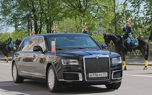 VIDEO: Tổng thống Putin xuất hiện cùng siêu xe limousine mới coóng trong lễ nhậm chức