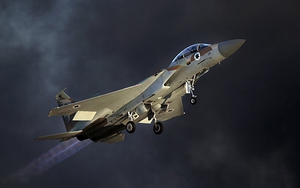 Mỹ lắp vũ khí laser cho tiêm kích F-15, có khả năng hạ các mục tiêu cách 1.609 km