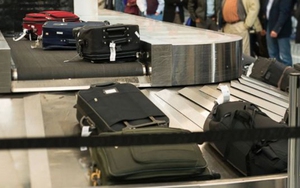 Tạm giữ nhân viên sân bay để làm rõ việc trộm hành lý của khách