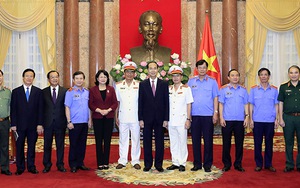 Chủ tịch nước Trần Đại Quang trao quyết định bổ nhiệm Phó Viện trưởng Viện KSND tối cao