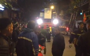 Cháy nhà hàng Bếp Mường ở Hà Nội, 17 người lao lên tầng thượng chờ giải cứu