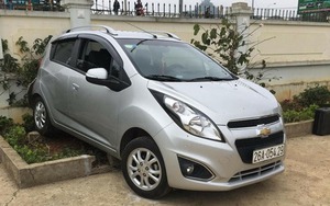 Cô giáo lùi xe ôtô ở sân trường khiến 2 học sinh thương vong