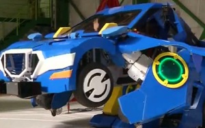Kỹ sư Nhật Bản biến viễn tưởng thành hiện thực: Robot biến hình thành ôtô trong 1 phút