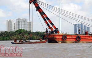 Tìm thấy 2 nạn nhân trong vụ chìm sà lan trên sông Sài Gòn