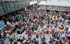 Hủy hơn 200 chuyến bay do người lạ xâm nhập, biến mất không dấu vết